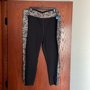 NWT Sketchers Black and Animal Print Leggings
